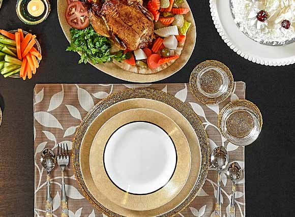Gold patterned table mats for iftar