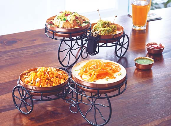 Metal tricycle shaped serveware for snacks 